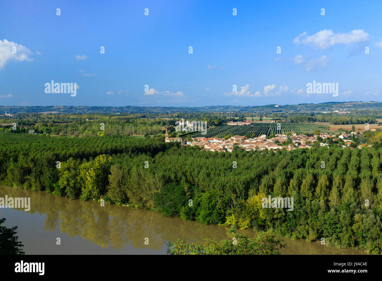 Francia, Tarn et Garonne, Auvillar, etichettati Les Plus Beaux Villages de France, la Garonna e Espalais vista dal castello esplanade Foto Stock