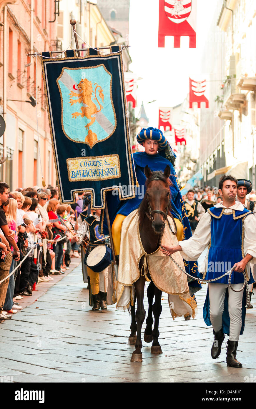 Parata di un principe a cavallo in palio in Italia Foto Stock
