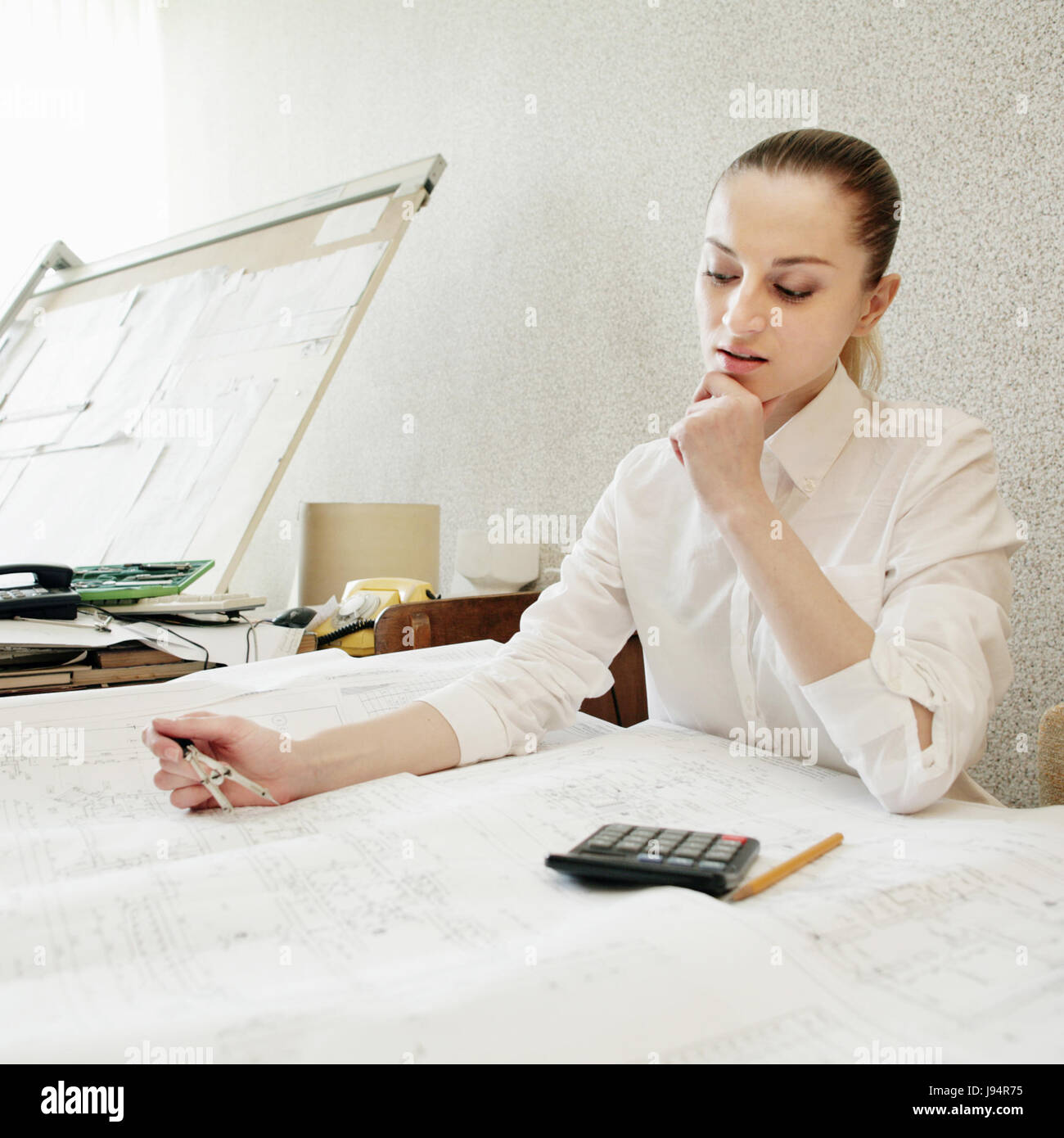 Office, modello, design, progetto concetto, pianificazione progetto, femmina, calcolatrice Foto Stock