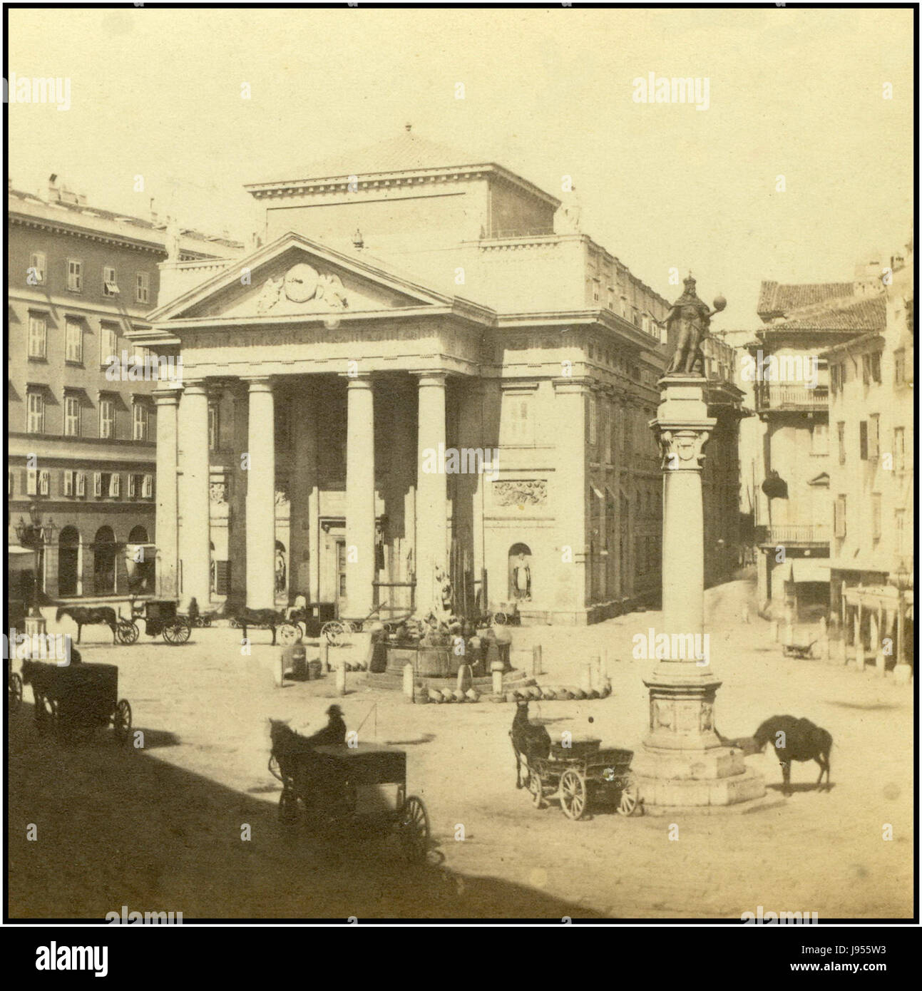 Trieste Trst oko 1880. Pazza della borsa con la statua di Carlo VI. Foto Stock