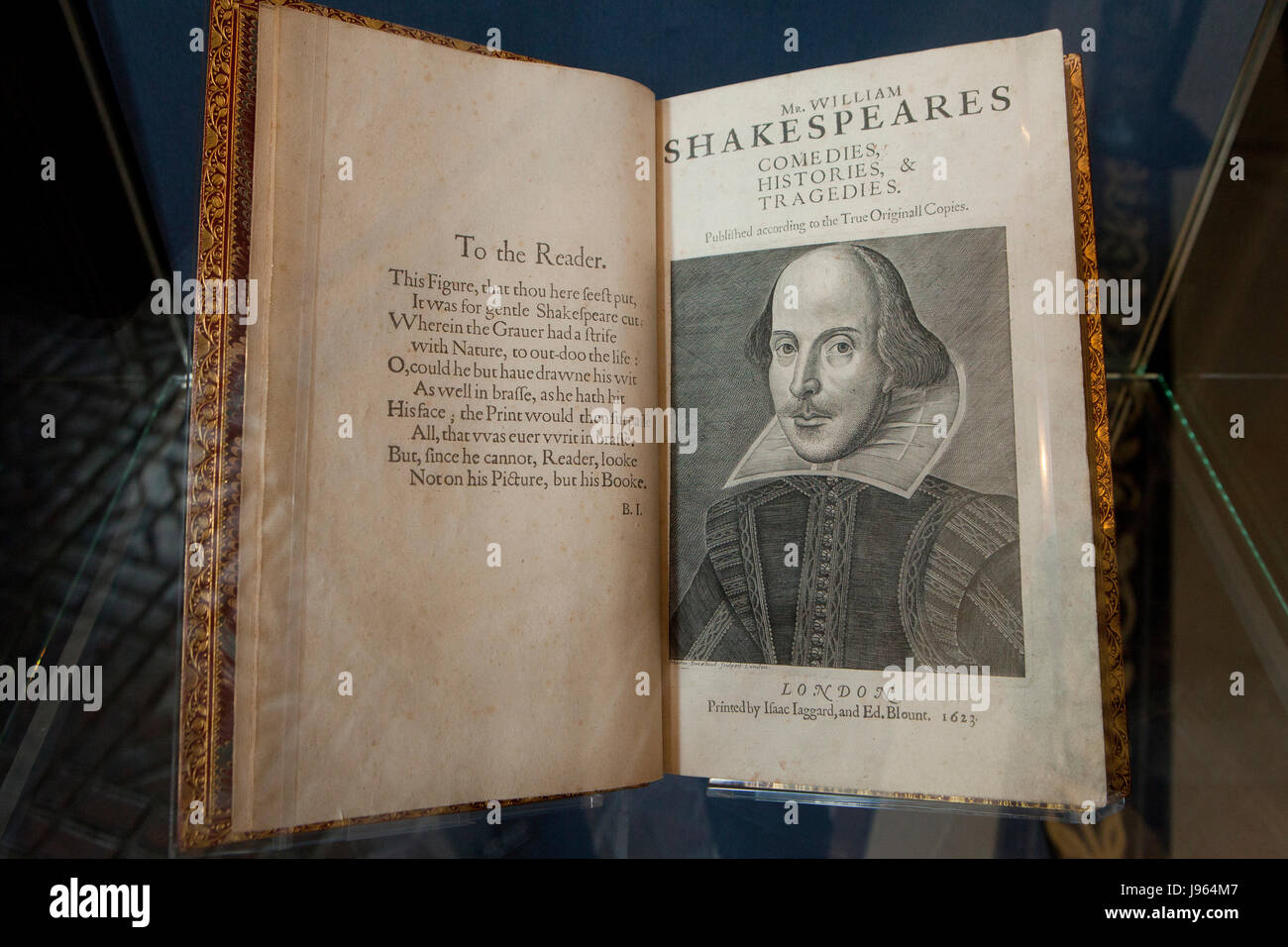 Primo Folio copia di commedie, storie e tragedie manoscritto sul display alla Folger Shakespeare Library di Washington DC Foto Stock