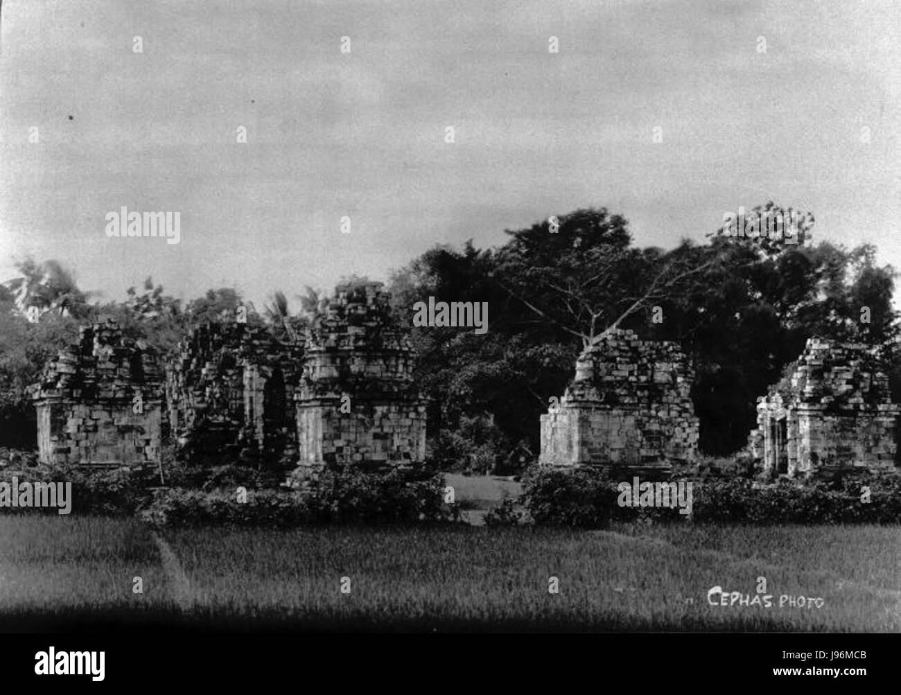 COLLECTIE TROPENMUSEUM Vijf van de bij tempeltjes behorende tot het complesso van Tjandi Sewoe Midden Java. TMnr 60007974 Foto Stock