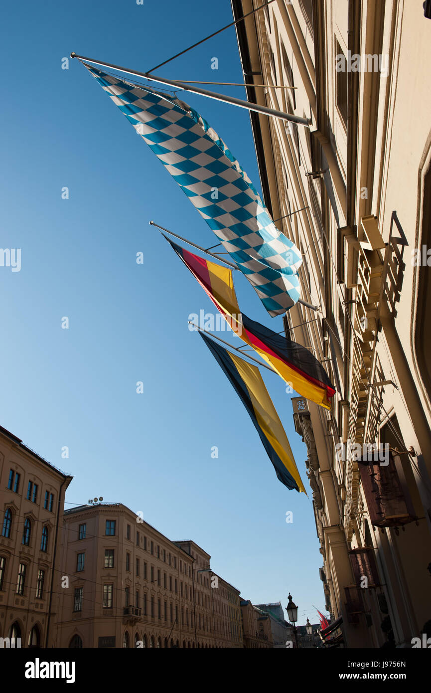 Monaco di Baviera e bandiere Foto Stock