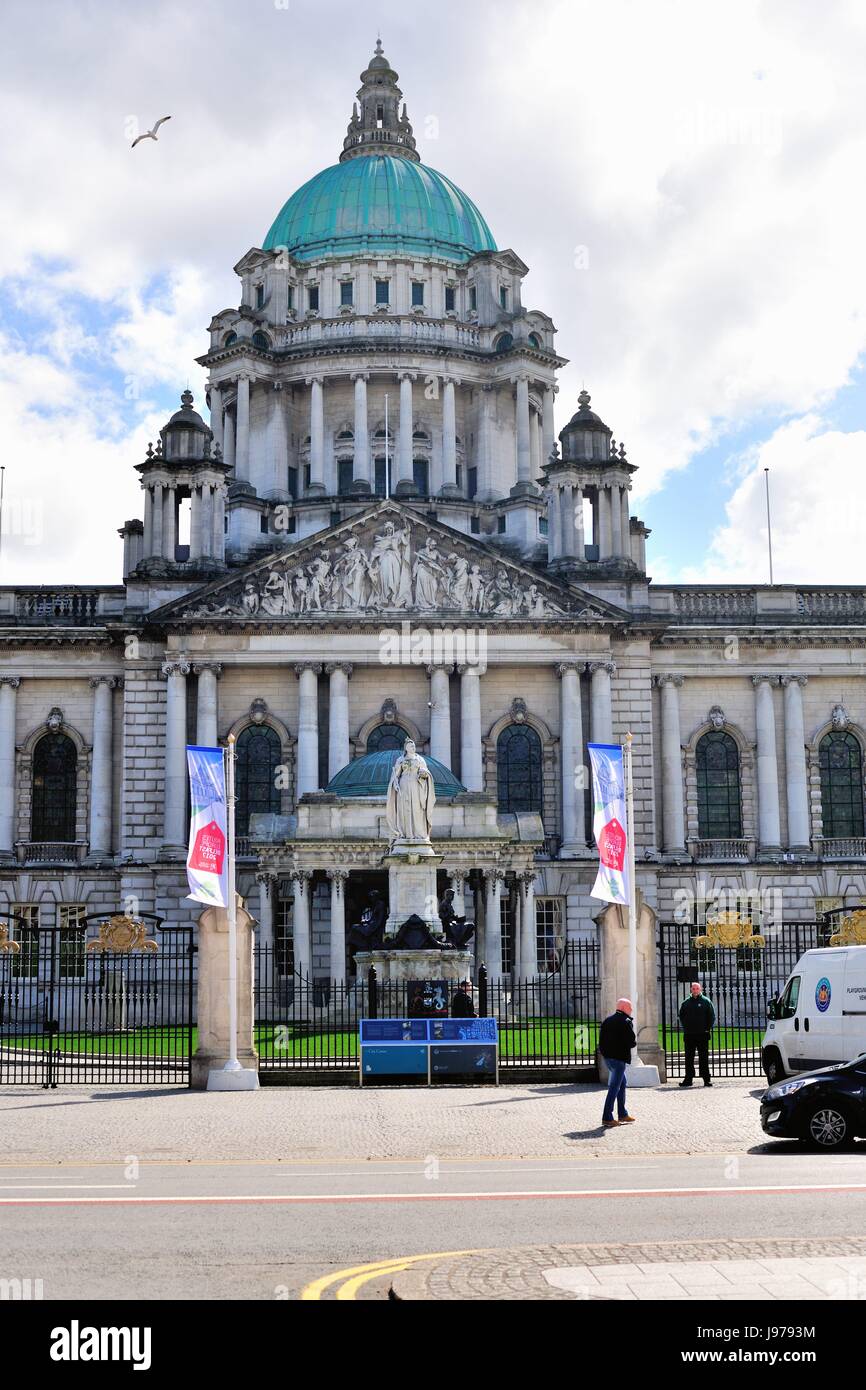Belfast City Hall di Belfast, Irlanda del Nord. Il municipio, nel cuore della città in Donegall Square, è stata completata nel 1906. Foto Stock