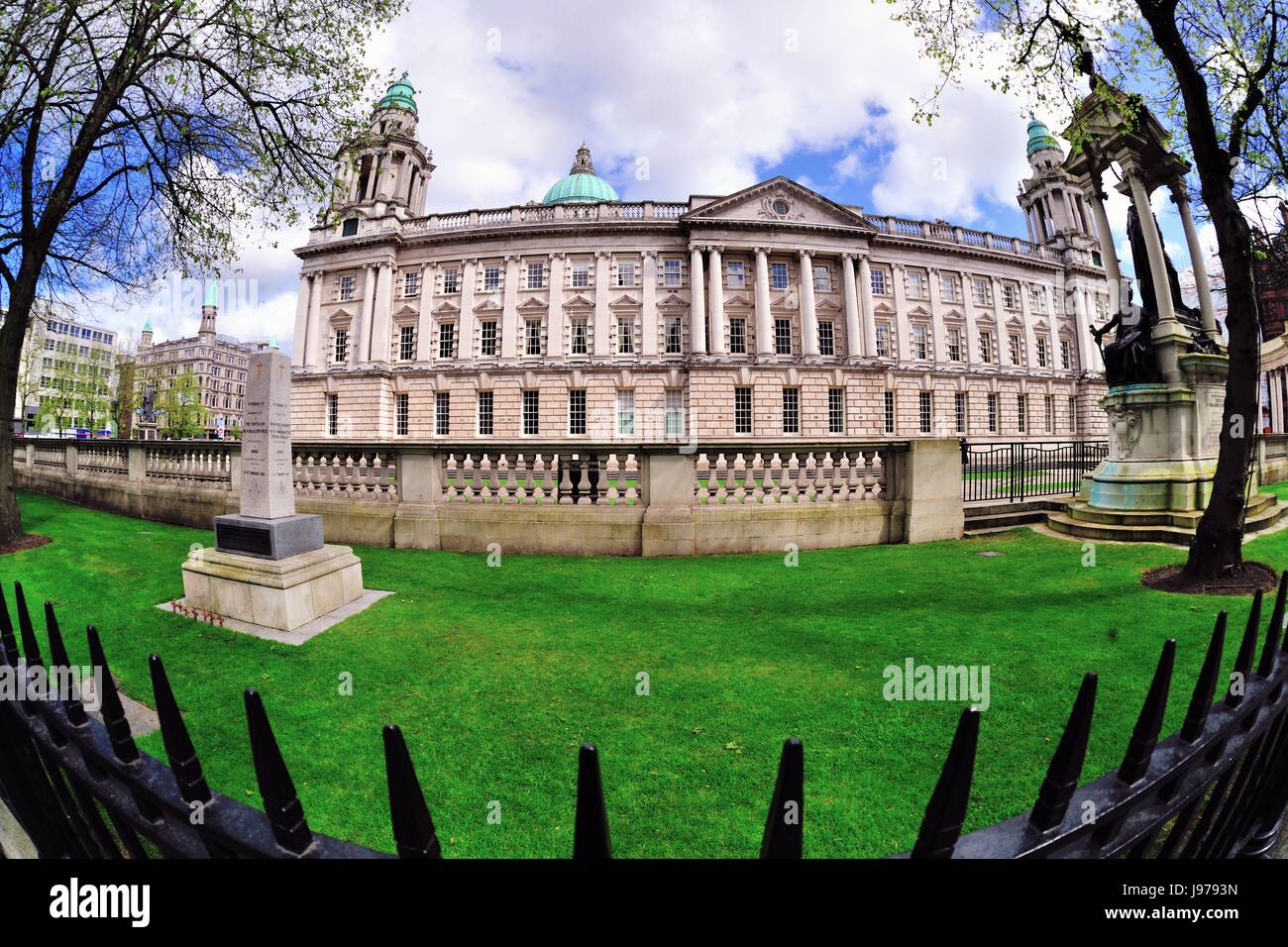 Belfast City Hall di Belfast, Irlanda del Nord. Il municipio, nel cuore della città in Donegall Square, è stata completata nel 1906. Foto Stock