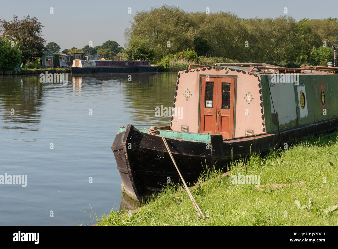 Barche sul canale di nitidezza in Gloucestershire Foto Stock