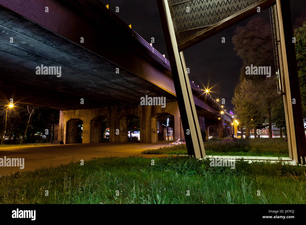 Tempo di notte fotografia della rotatoria di Chiswick, Londra. Foto Stock