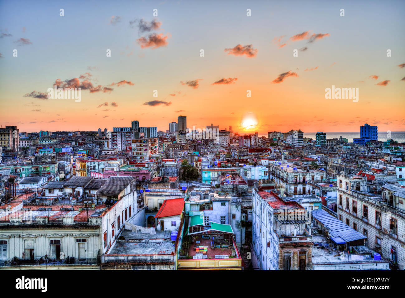 L'Avana Cuba tetti, città dell'Avana Cuba, La Habana tramonto, Cuba tramonto, l'Avana vecchia, l'Avana Vecchia Habana Vieja, Cuba case Avana, Cuba, La Habana, tramonto Foto Stock