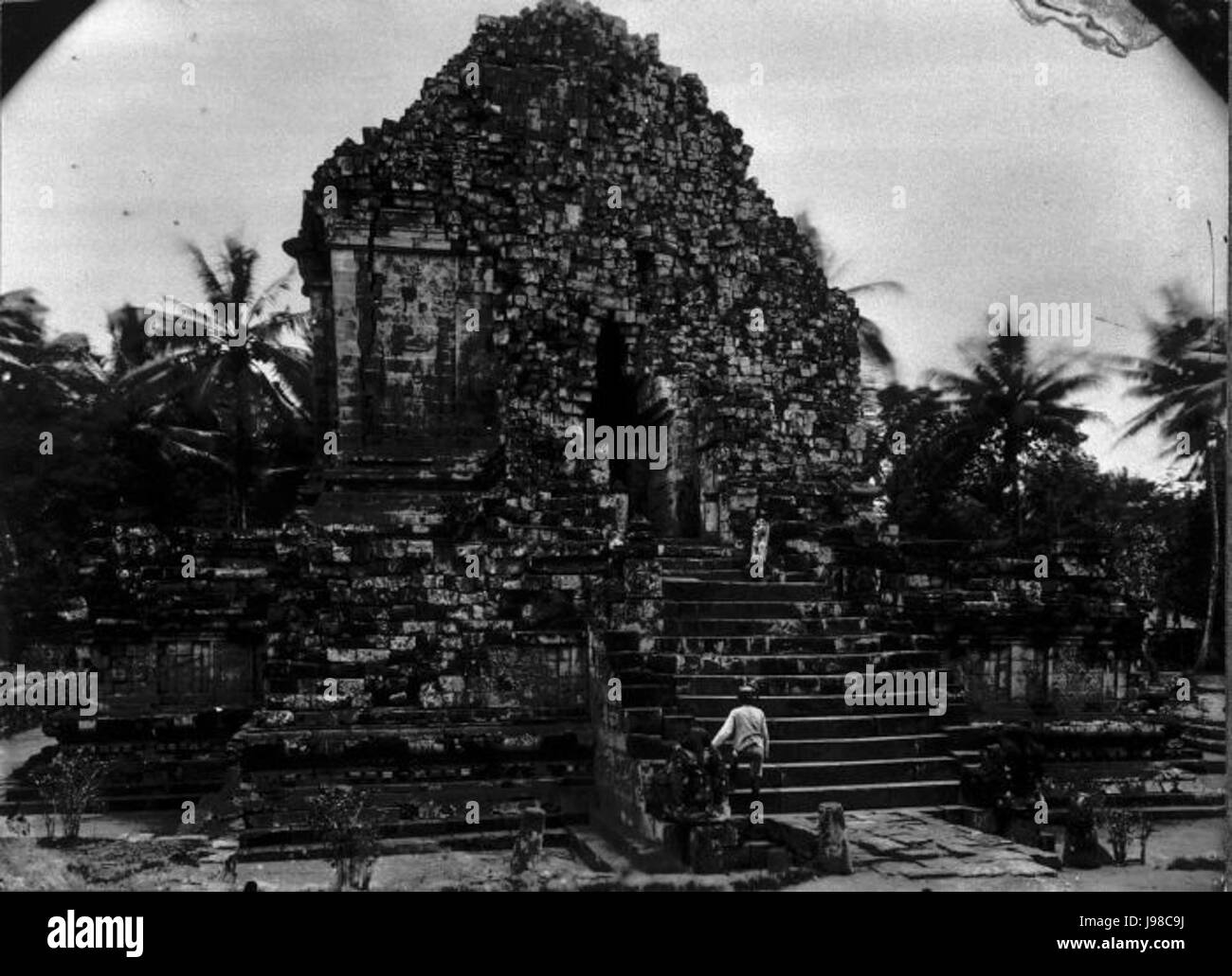 COLLECTIE TROPENMUSEUM Midden Java. Tjandi Mendoet voor de restauratie 1896 1900. TMnr 60007965 Foto Stock