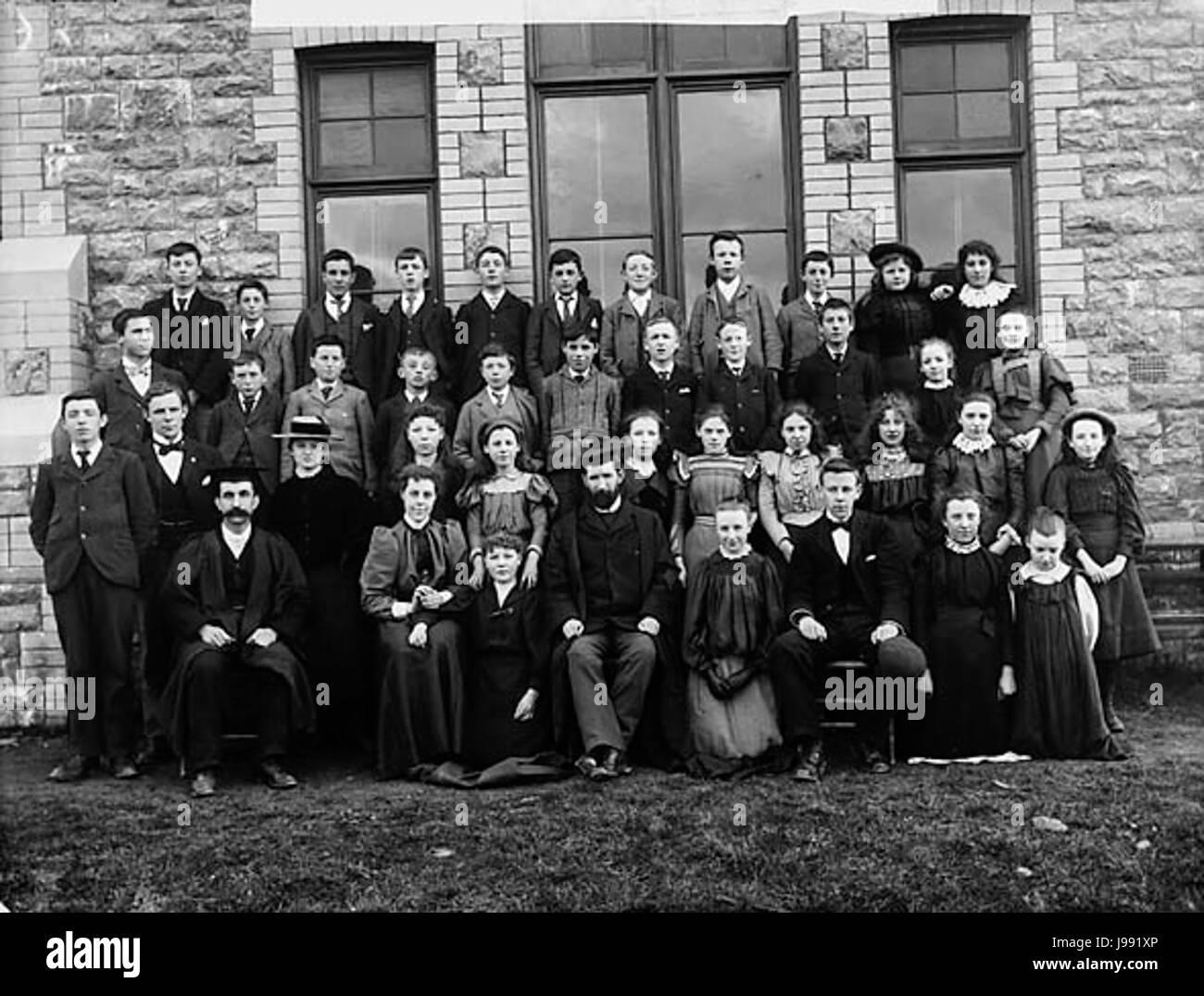 Gli insegnanti e gli alunni di Narberth Scuola Intermedia NLW3362086 Foto Stock