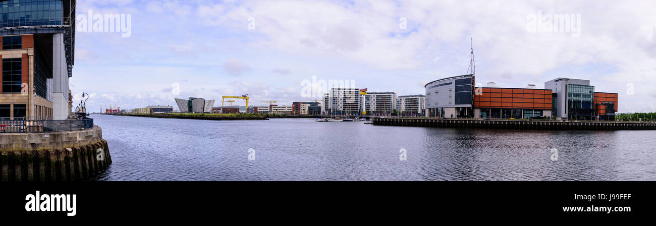 Panorama del Titanic Belfast, Sansone, uno dei famosi gru gialla, SSE Arena (ex Odyssey Arena), e il fiume Lagan, Belfast, settentrionale I Foto Stock