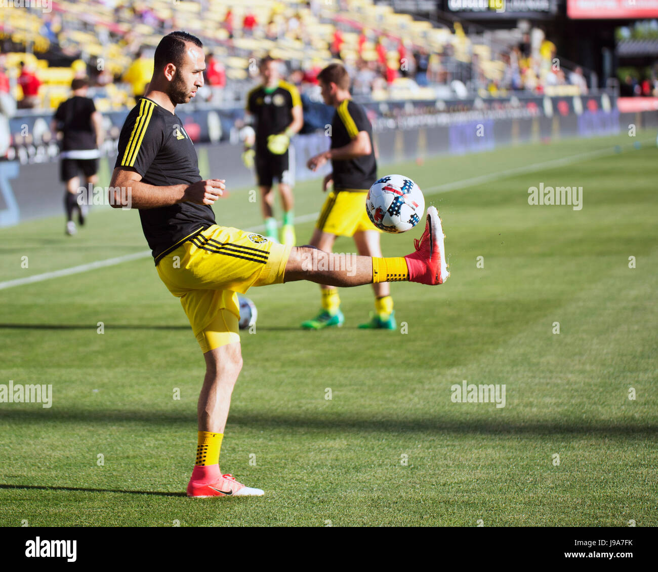 Columbus, U.S.A. 31 Maggio, 2017. 31 maggio 2017: Columbus Crew SC inoltra Justin Meram (9) si riscalda prima di affrontare Seattle nel loro gioco a Mapfre Stadium. Columbus, Ohio, Stati Uniti d'America. Credito: Brent Clark/Alamy Live News Foto Stock
