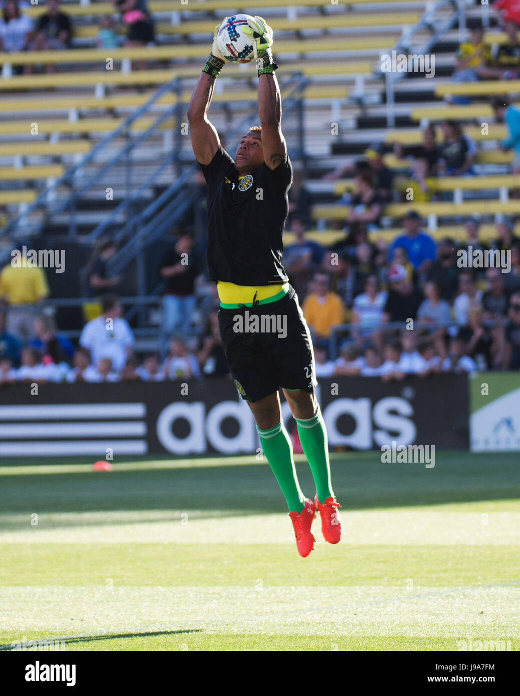 Columbus, U.S.A. 31 Maggio, 2017. 31 maggio 2017: Columbus Crew SC portiere Zack Steffen (23) si riscalda prima di affrontare Seattle nel loro gioco a Mapfre Stadium. Columbus, Ohio, Stati Uniti d'America. Credito: Brent Clark/Alamy Live News Foto Stock