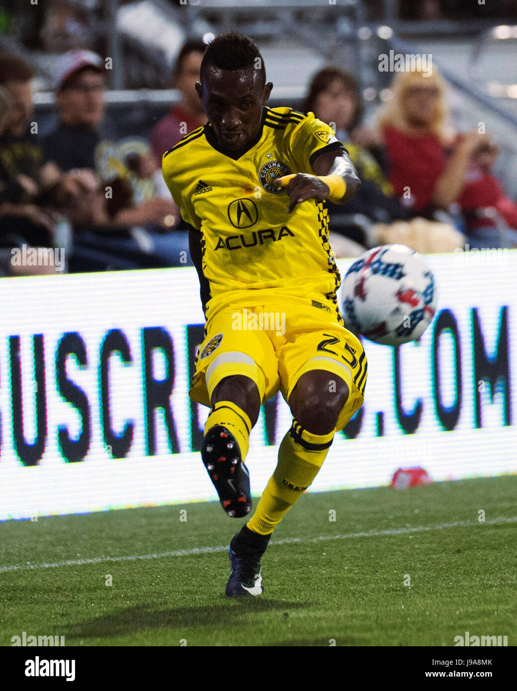 Columbus, U.S.A. 31 Maggio, 2017. 31 maggio 2017: Columbus Crew SC defender Afful Harrison (25) la sfera contro Seattle nel loro gioco a Mapfre Stadium. Columbus, Ohio, Stati Uniti d'America. Credito: Brent Clark/Alamy Live News Foto Stock
