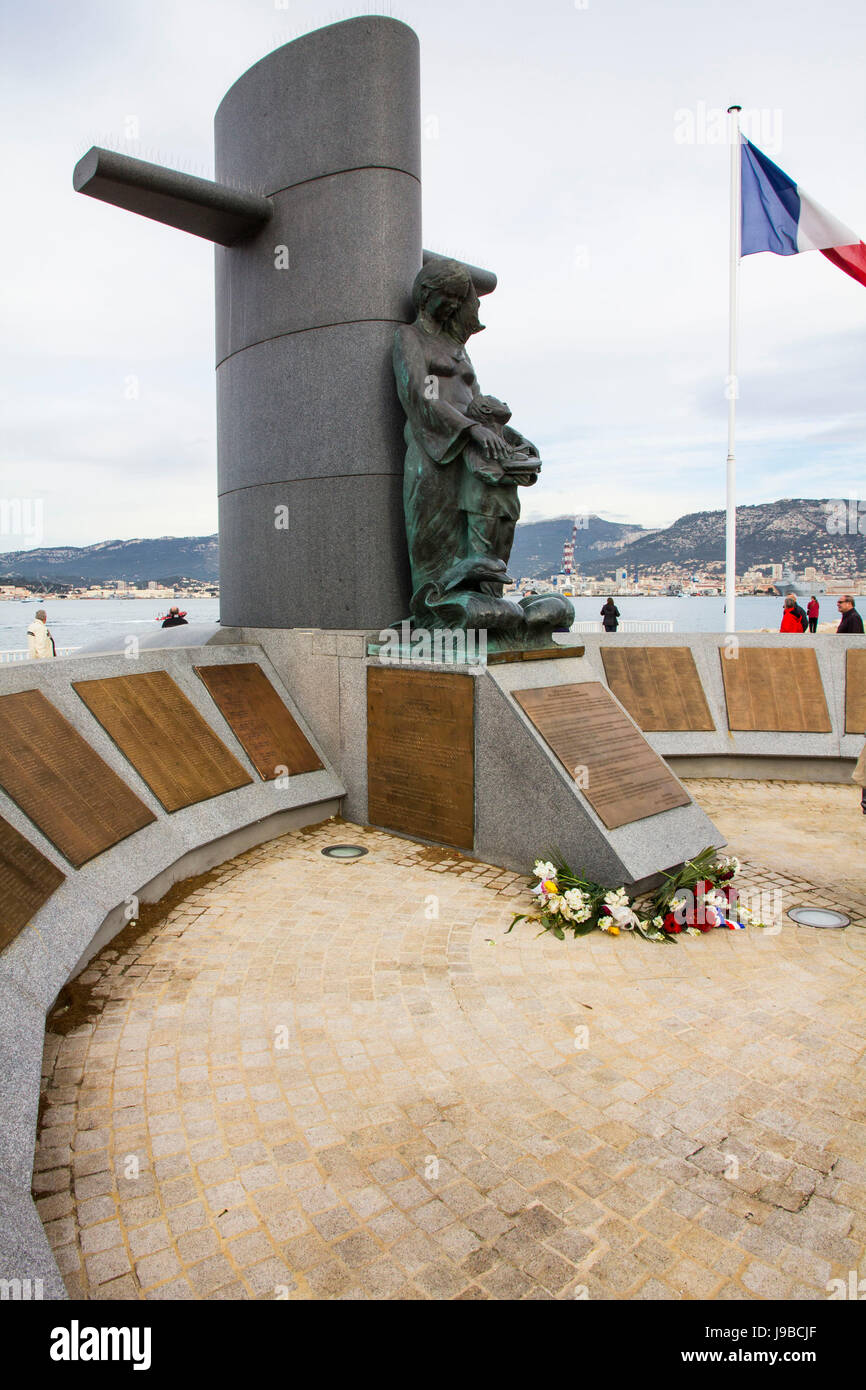 Questo memoriale a Tolone il porto di onori 57 membri di equipaggio dal sommergibile Francese Eridis che misteriosamente scomparso nel Mare Mediterraneo. Foto Stock