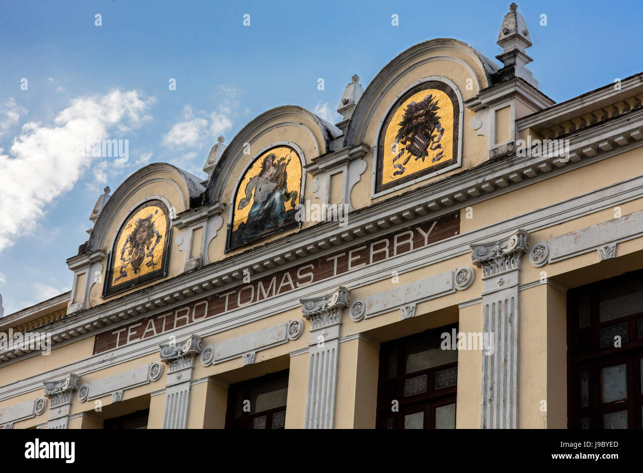 TEATRO TOMAS TERRY fu costruito nel 1887 francesi con influenze italiane e si trova sul PARQUE JOSE MARTI - Cienfuegos, Cuba Foto Stock