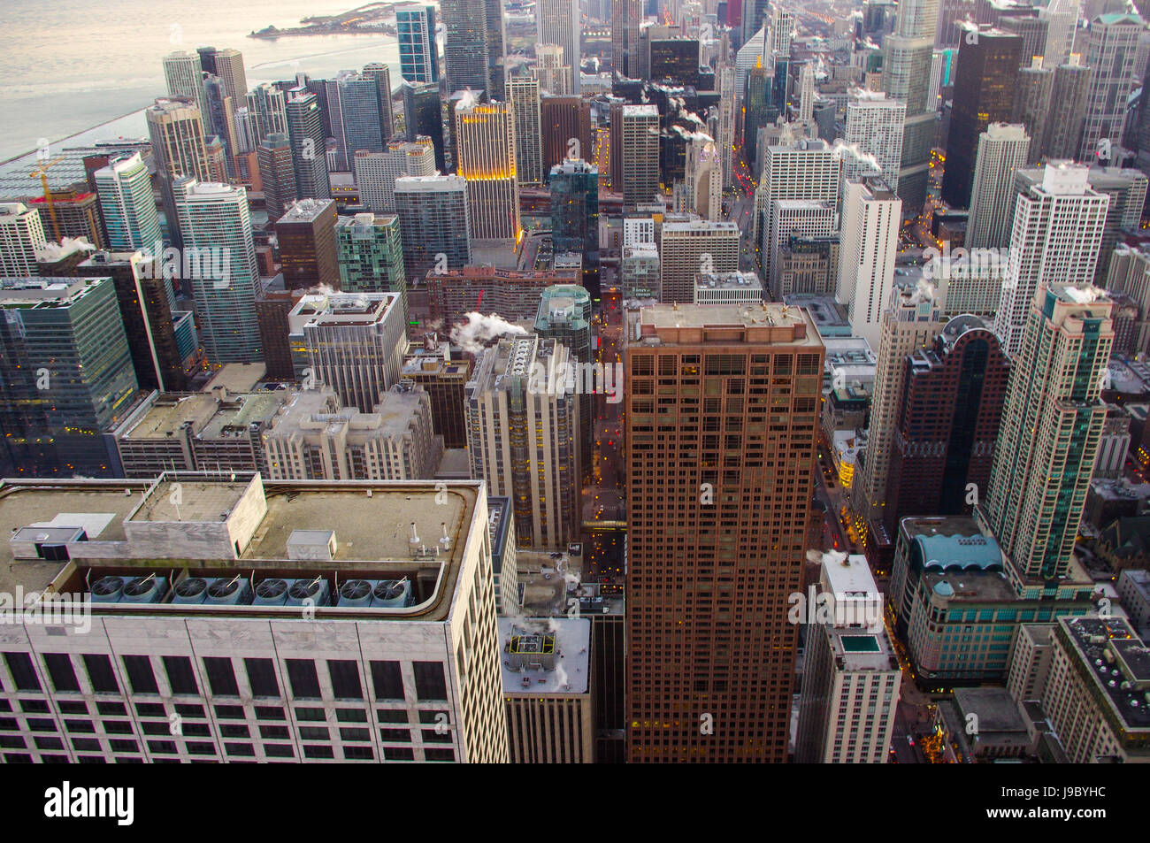 Sullo skyline di Chicago che illustra molti dei grattacieli di Chicago. La vista aerea prende in Chicago's hotel e dai quartieri di affari. Foto Stock