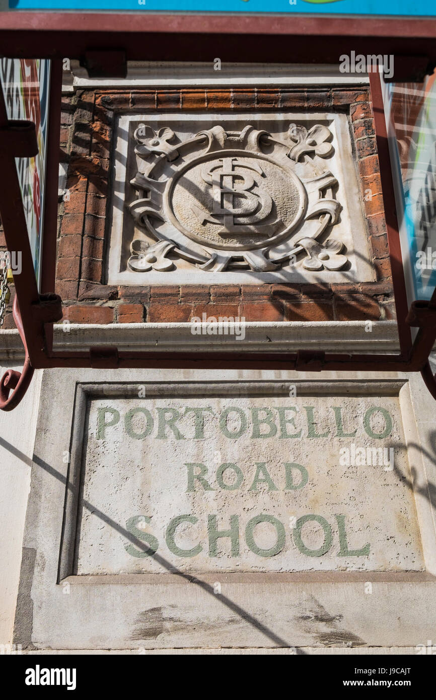 Portobello Road Scuola segno su Portobello Road, Royal Borough di Kensington & Chelsea a Londra, Inghilterra, Regno Unito Foto Stock