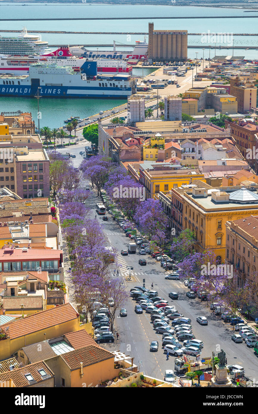 Cagliari Sardegna, vista aerea del Largo Carlo Felice, sulla strada principale che conduce dalla zona della Marina al quartiere Castello di Cagliari, Sardegna. Foto Stock
