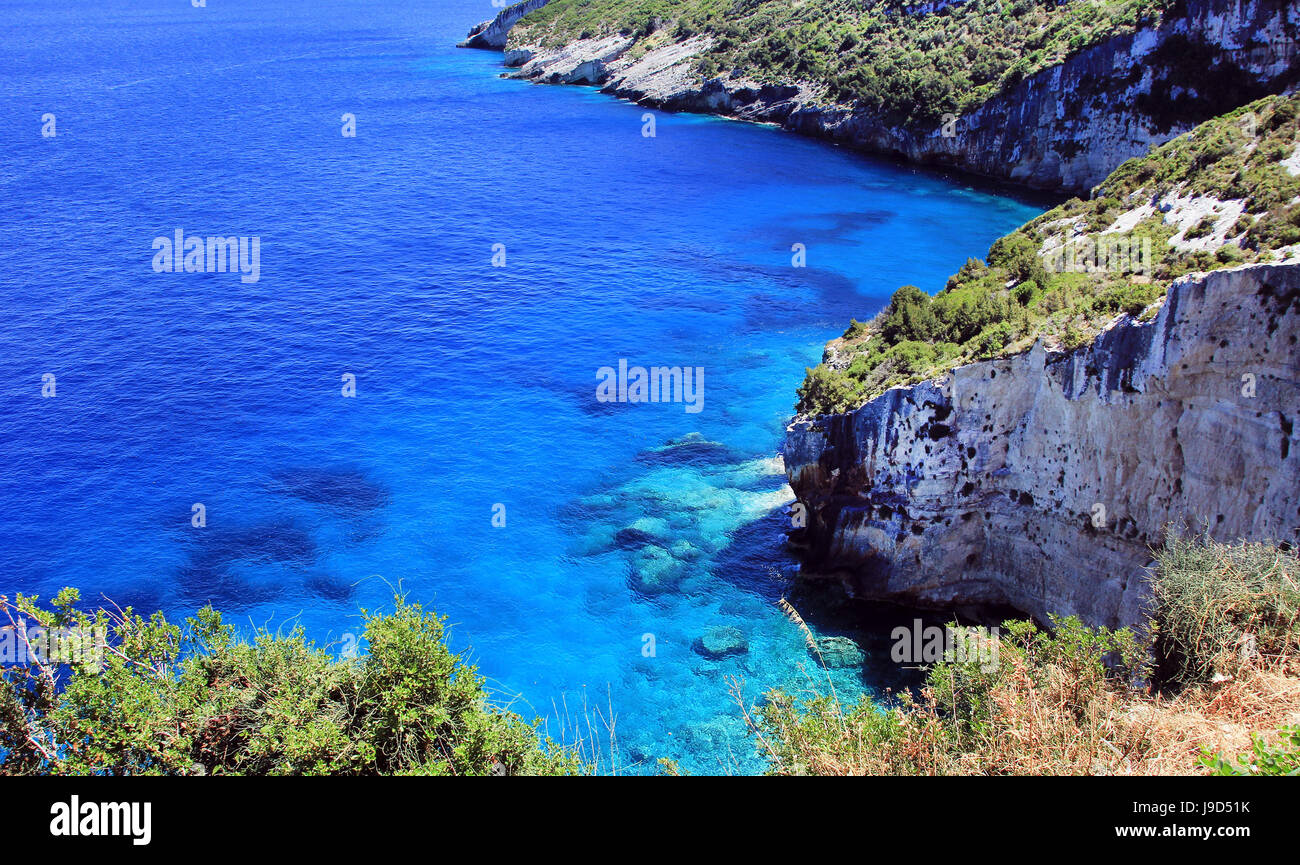 Le scogliere e il mare nei pressi di Capo Skinari Zante Island, Grecia Foto Stock