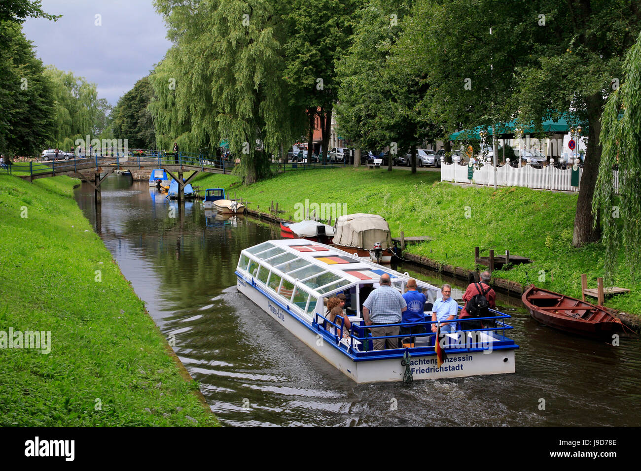 Urban Canal a Friedrichstadt, Eider, Schleswig-Holstein, Germania, Europa Foto Stock