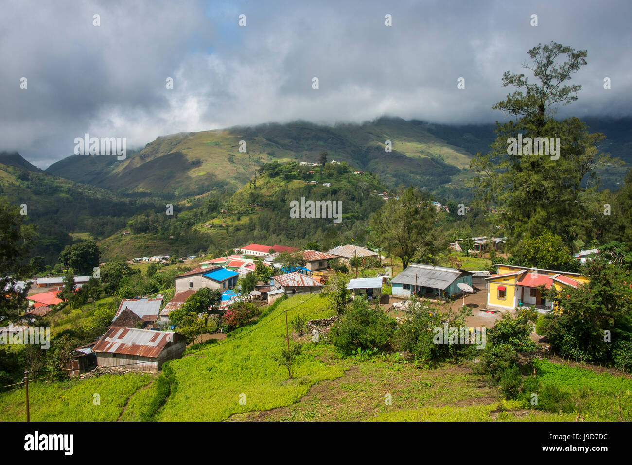 Si affacciano sulla città di montagna di Maubisse, Timor orientale, Asia sud-orientale, Asia Foto Stock