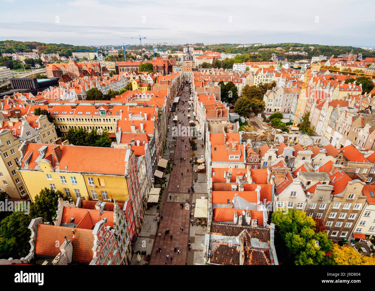 Vista in elevazione del Long Street, Città Vecchia, Gdansk, voivodato di Pomerania, Polonia, Europa Foto Stock