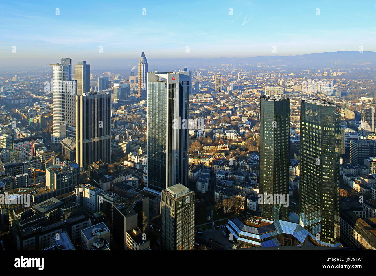 Vista dalla Torre principale al quartiere finanziario, Frankfurt am Main, Hesse, Germania, Europa Foto Stock