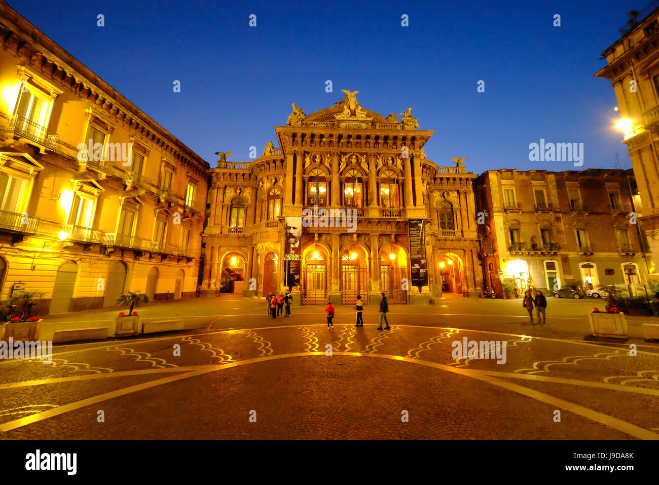 Piazza Vincenzo Bellini e Teatro Massimo Bellini Opera House, Catania, Sicilia, Italia, Europa Foto Stock