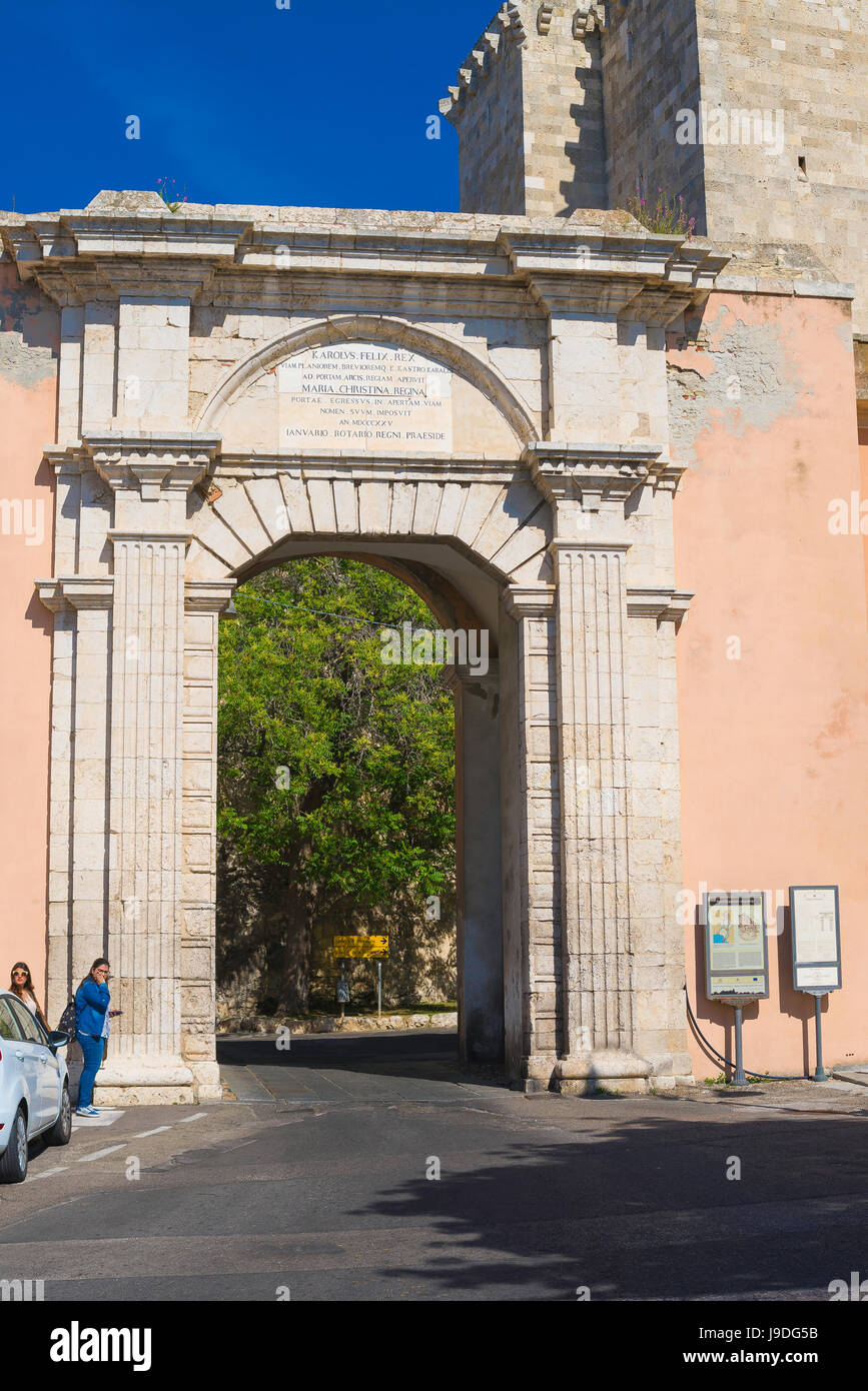 Cagliari Castello, la Porta Cristina gate nel quartiere di Castello di Cagliari, Sardegna. Foto Stock