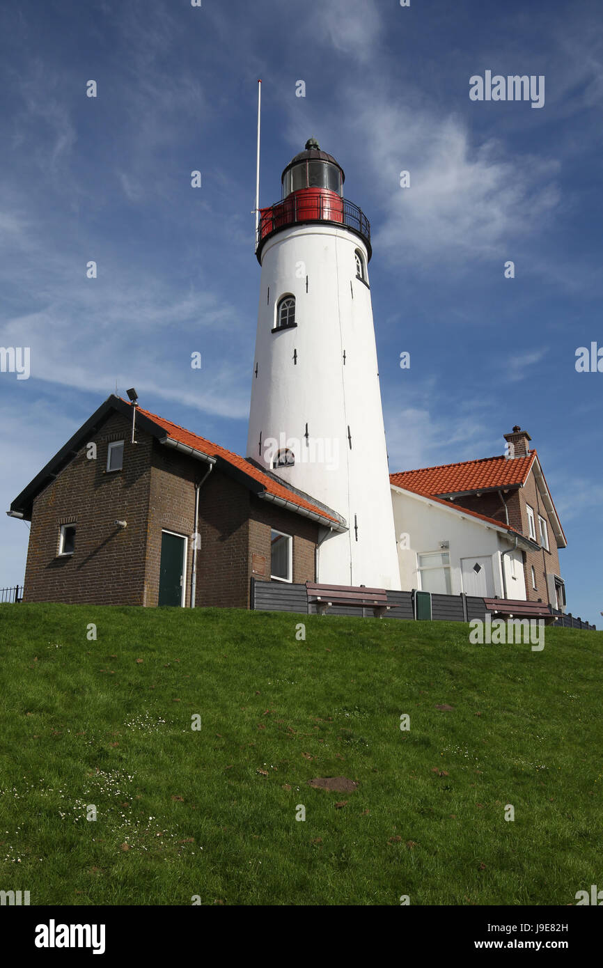 Urk Lighthouse è un faro in Urk, Paesi Bassi, presso le sponde orientali del lago IJsselmeer. Foto Stock