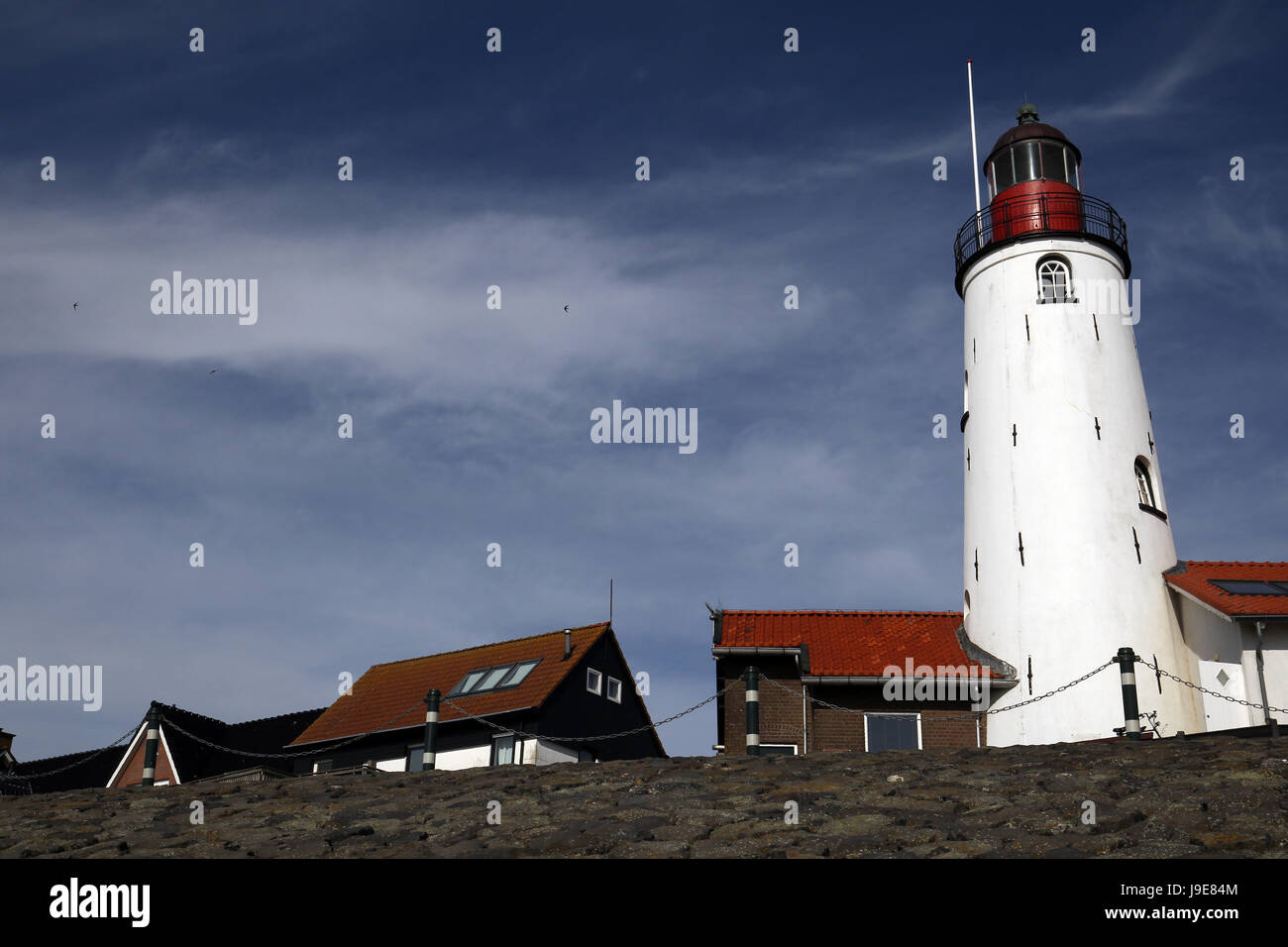 Urk Lighthouse è un faro in Urk, Paesi Bassi, presso le sponde orientali del lago IJsselmeer. Foto Stock