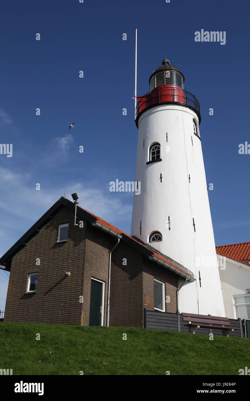 Urk Lighthouse è un faro in Urk, Paesi Bassi, presso le sponde orientali del lago IJsselmeer. Foto Stock