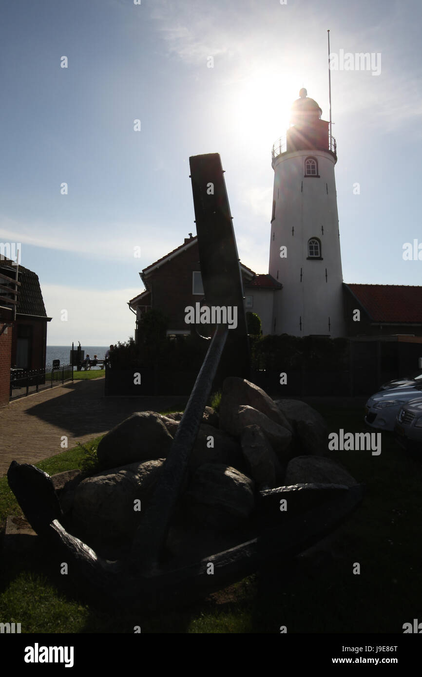 Urk Lighthouse è un faro in Urk, Paesi Bassi, presso le sponde orientali del lago IJsselmeer. Foto Stock