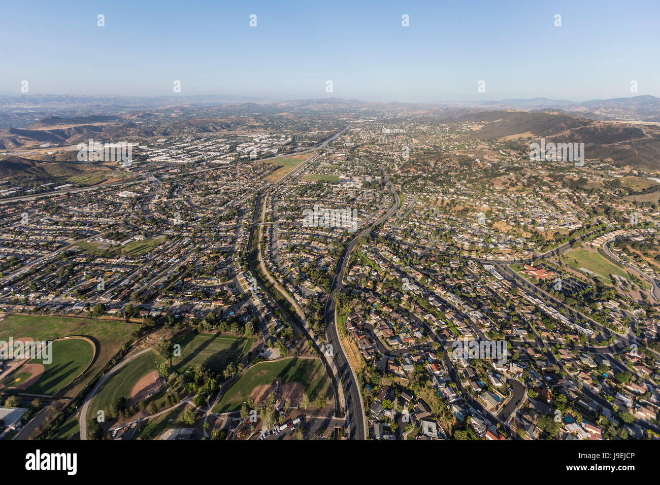 Vista aerea di Newbury Park e Thousand Oaks vicino a Los Angeles, California. Foto Stock