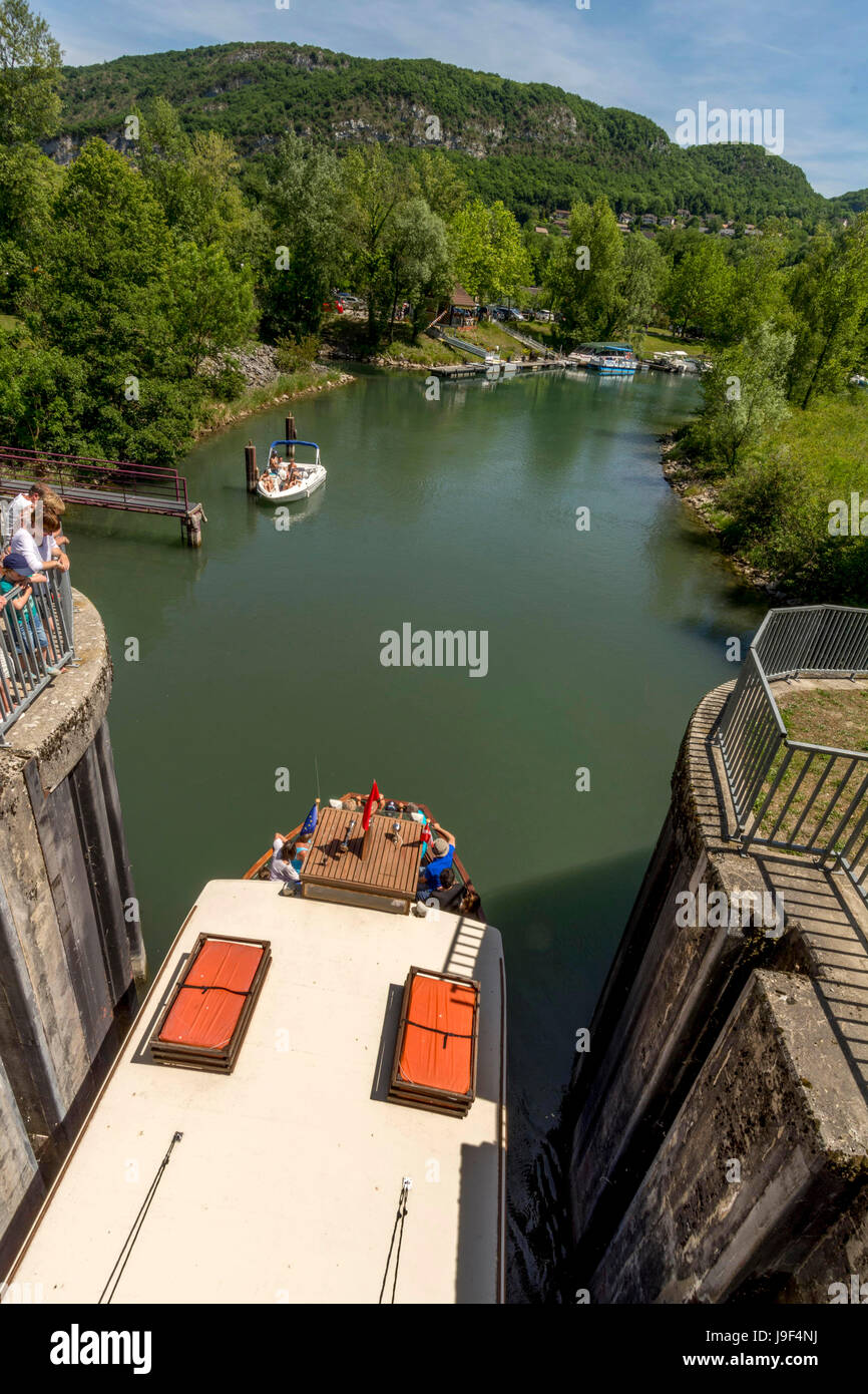 Barche sul canal di Savieres. Chanaz. Savoie. Francia Foto Stock