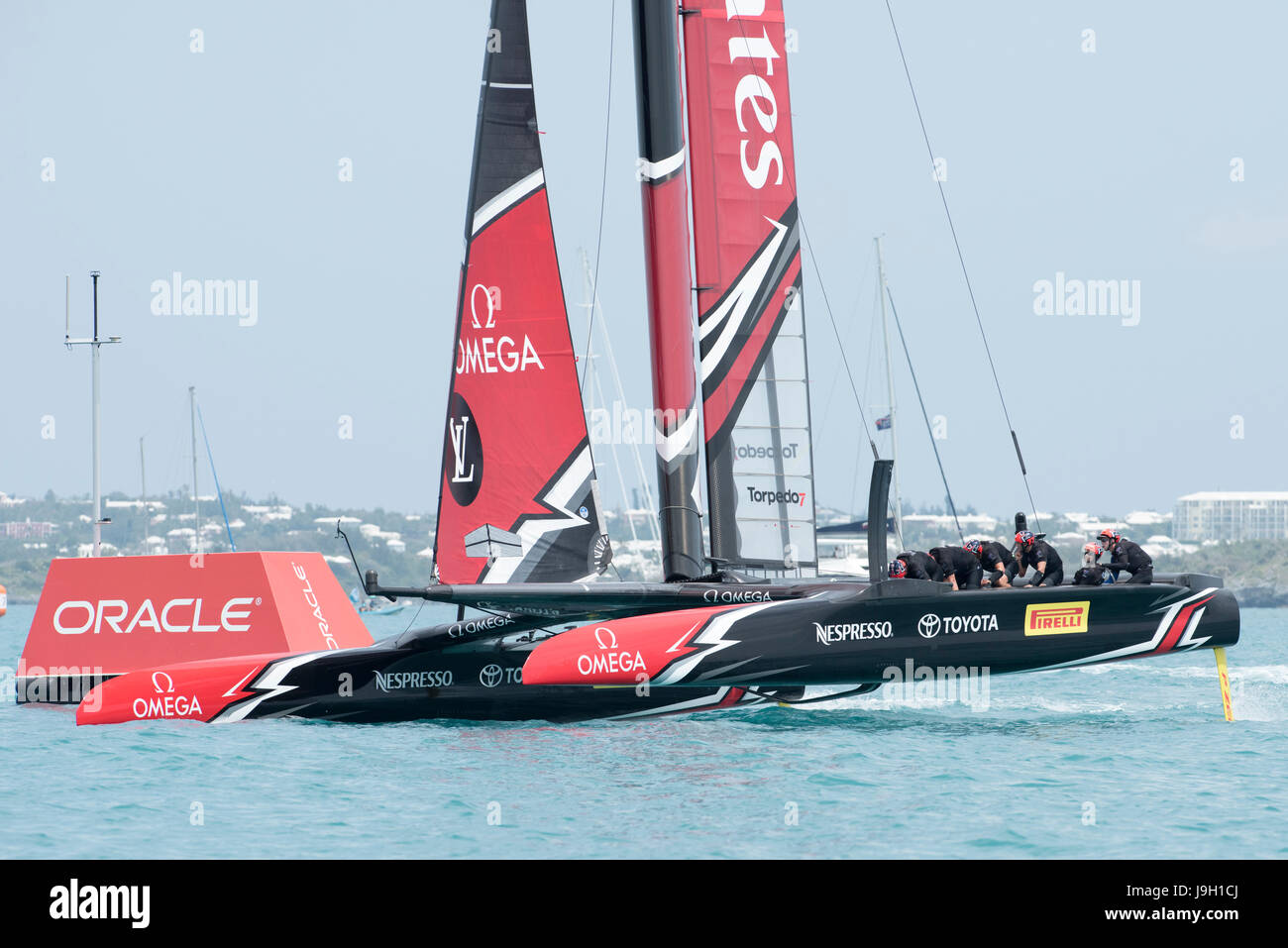 Il grande suono, Bermuda. Il 1 giugno, 2017. Emirates Team New Zealand battere Land Rover bar in gara 5 del Round Robin due della Coppa America qualificazioni. Credito: Chris Cameron/Alamy Live News Foto Stock