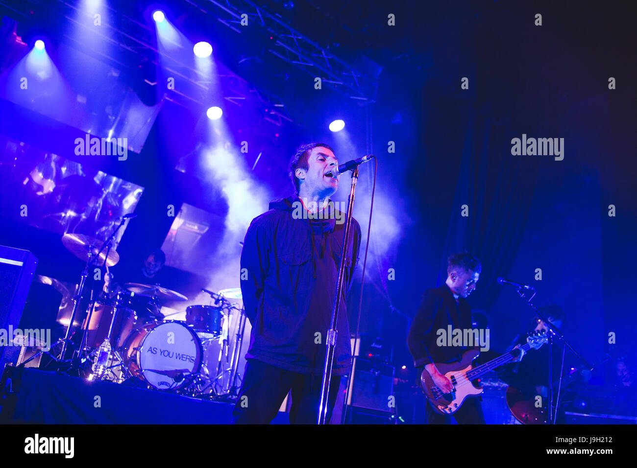 Londra, Regno Unito. Il 1 giugno, 2017. Oasi ex cantante e frontman, Liam Gallagher, esegue un sold out show all'Electric Brixton a Londra, 2017, dopo il rilascio del suo singolo di debutto "parete di vetro " Credito: Myles Wright/ZUMA filo/Alamy Live News Foto Stock