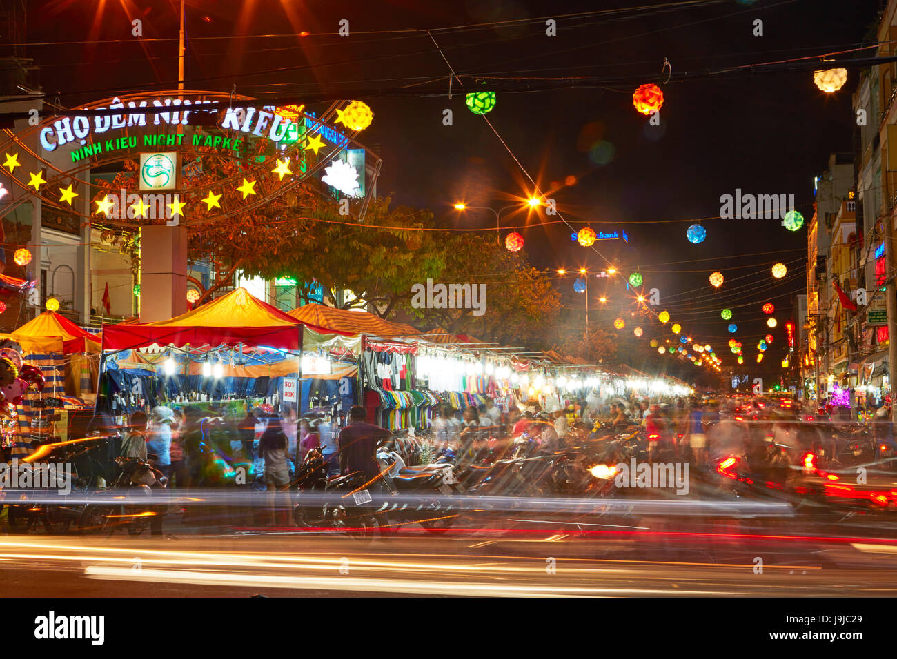 Ninh Kieu Mercato Notturno, Can Tho, Delta del Mekong, Vietnam Foto Stock