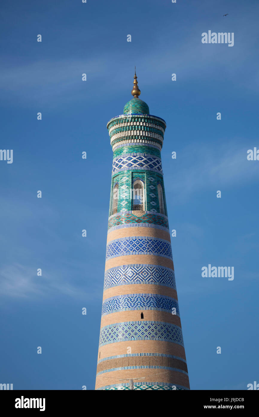 Uzbekistan, Khorezm, città di Khiva, Patrimonio Mondiale dell'UNESCO, l'Islam Khodja Minaret Foto Stock