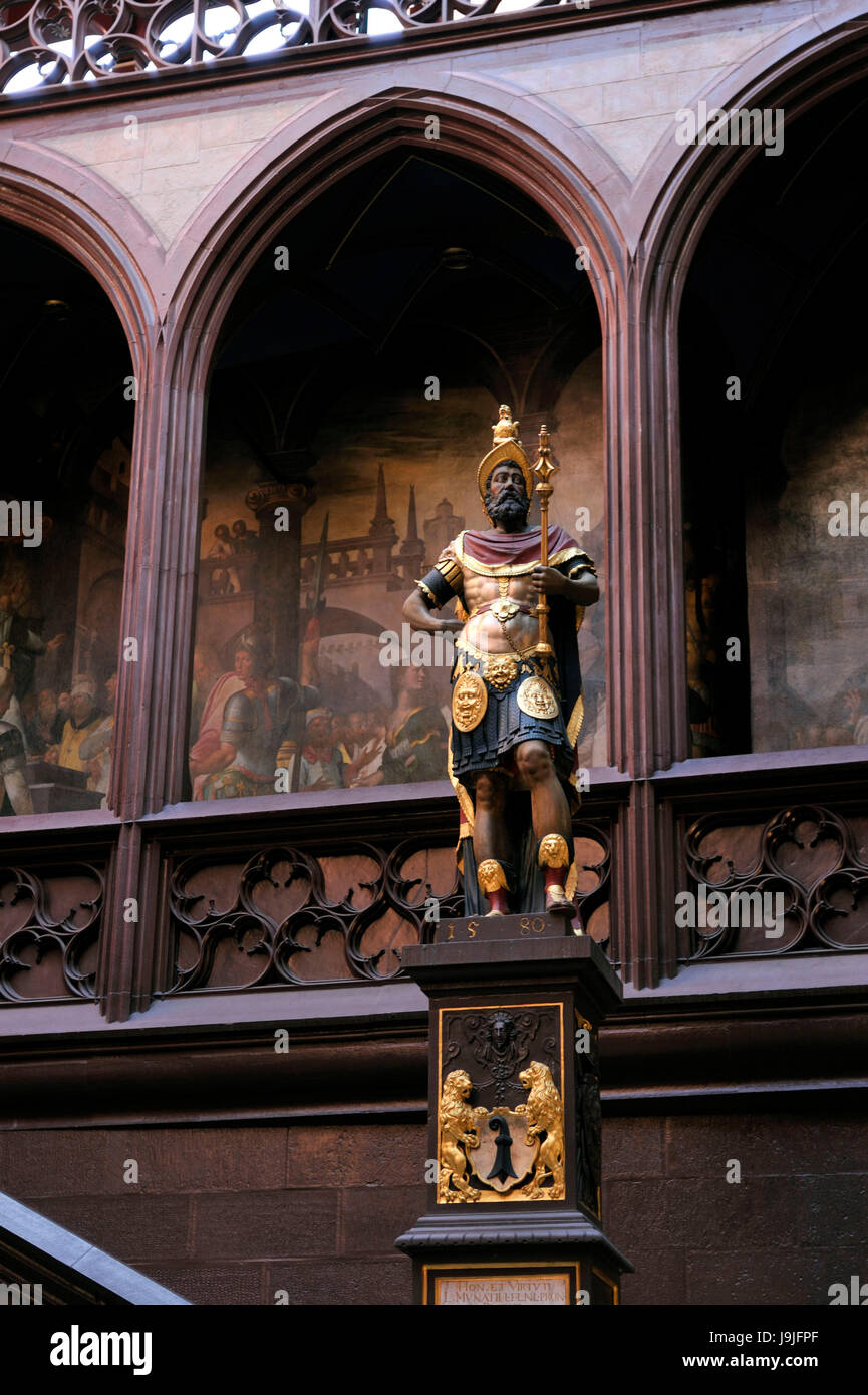 La Svizzera, Basilea, Marktplatz (piazza del mercato), municipio (Rathaus), statua di Lucius Munatius Plancus nel municipio Foto Stock