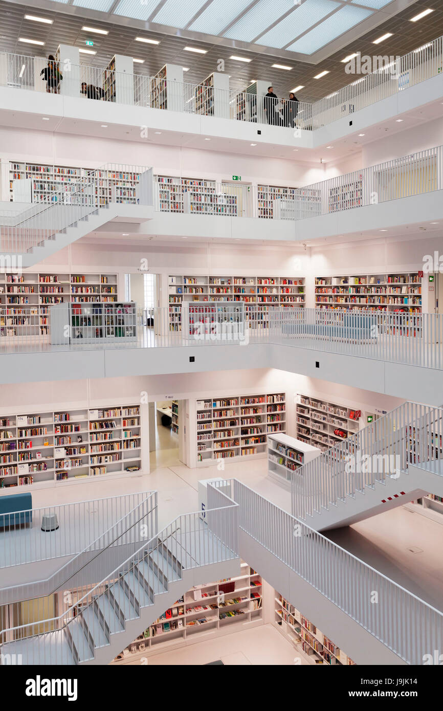 Gallery hall, nuova biblioteca comunale sulla piazza di Milano, architetto prof. Eun giovane Yi, Stoccarda, Baden Württemberg, Germania Foto Stock