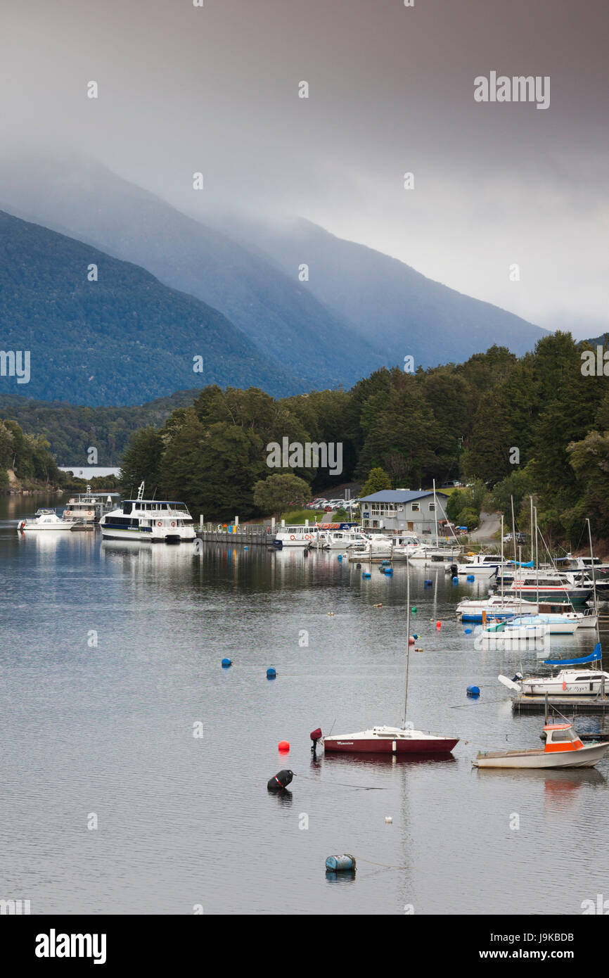 Nuova Zelanda, Isola del Sud, Southland, Manapouri, Fjordland National Park, barca marina Foto Stock