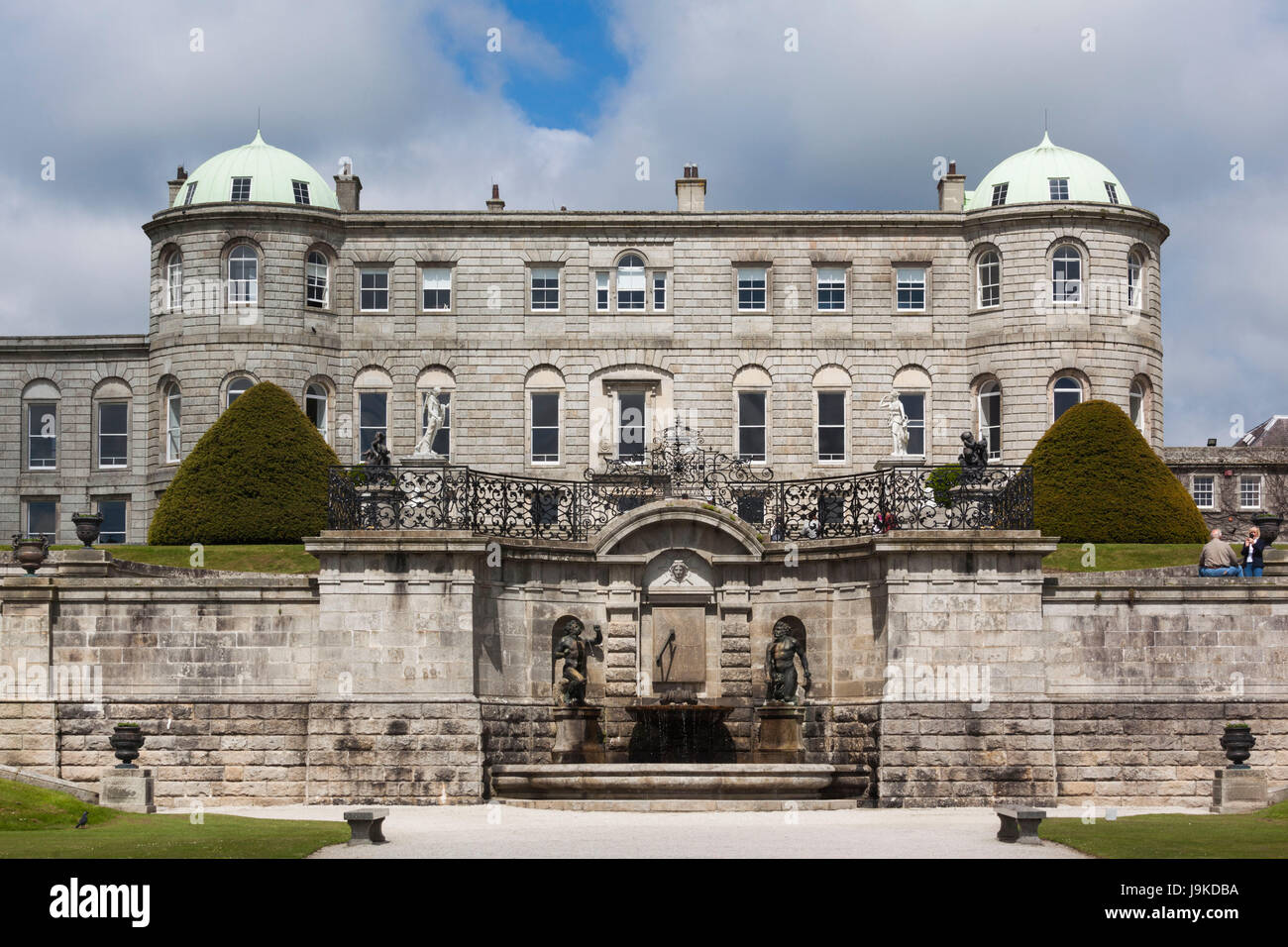 Irlanda, County Wicklow, Enniskerry, al Powerscourt Estate, al Powerscourt House Foto Stock