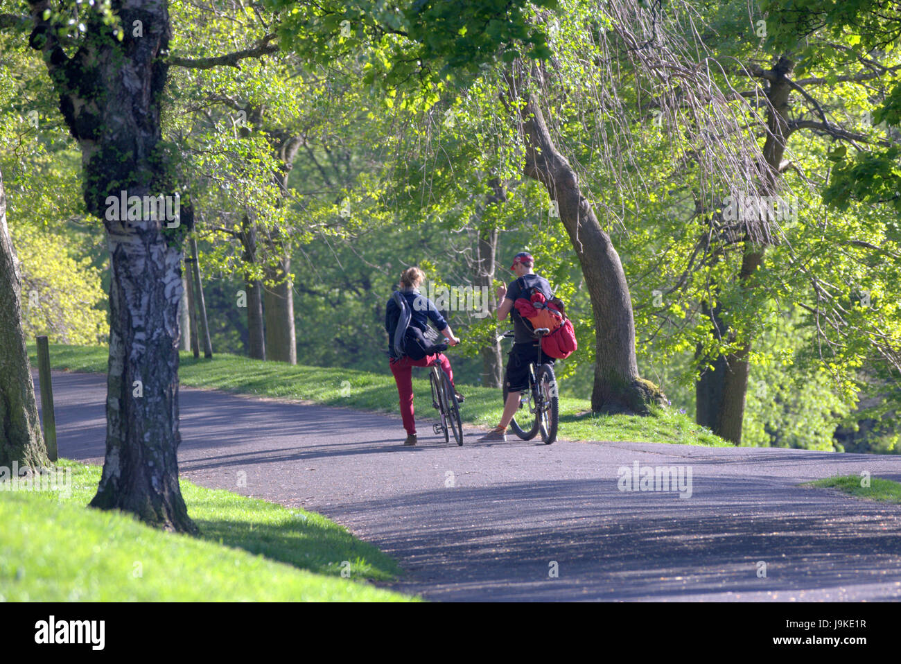 Glasgow Kelvingrove Park scene i ciclisti in bici Foto Stock