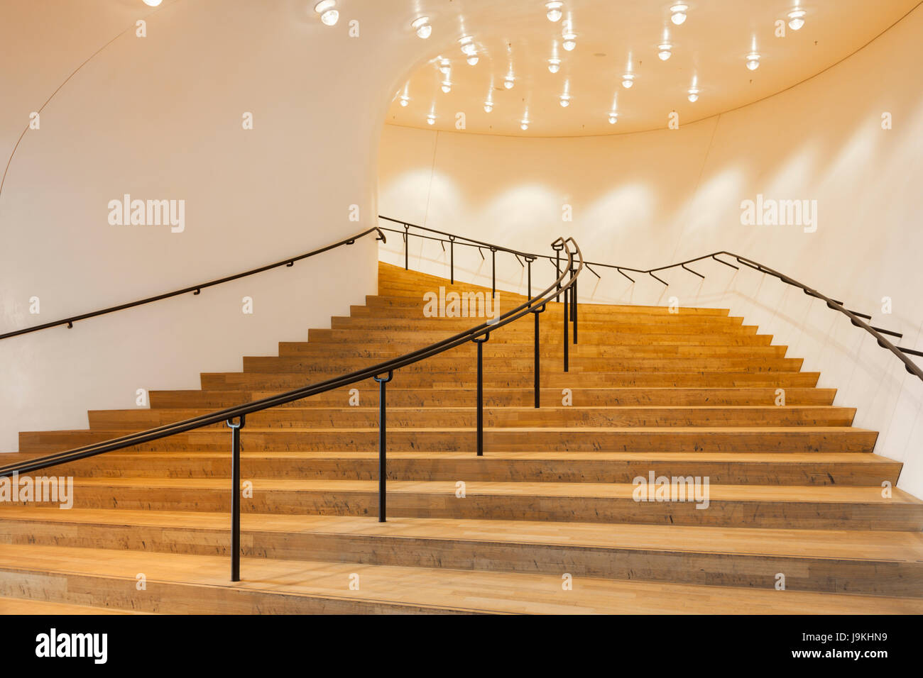 Interior shot di Elbphilharmonie concert hall a Amburgo. Scala per il grand hall. Foto Stock