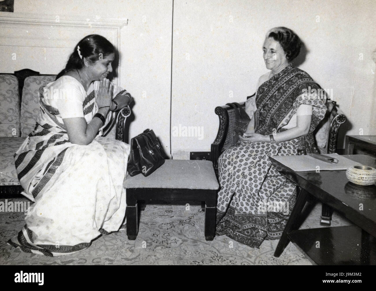 Indira Gandhi e asha bhosle, India, Asia, NOMR Foto Stock