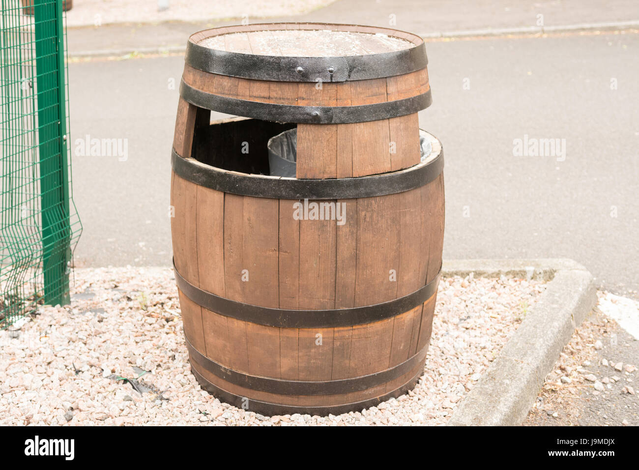 Rubbish Barrel Immagini e Fotos Stock - Alamy