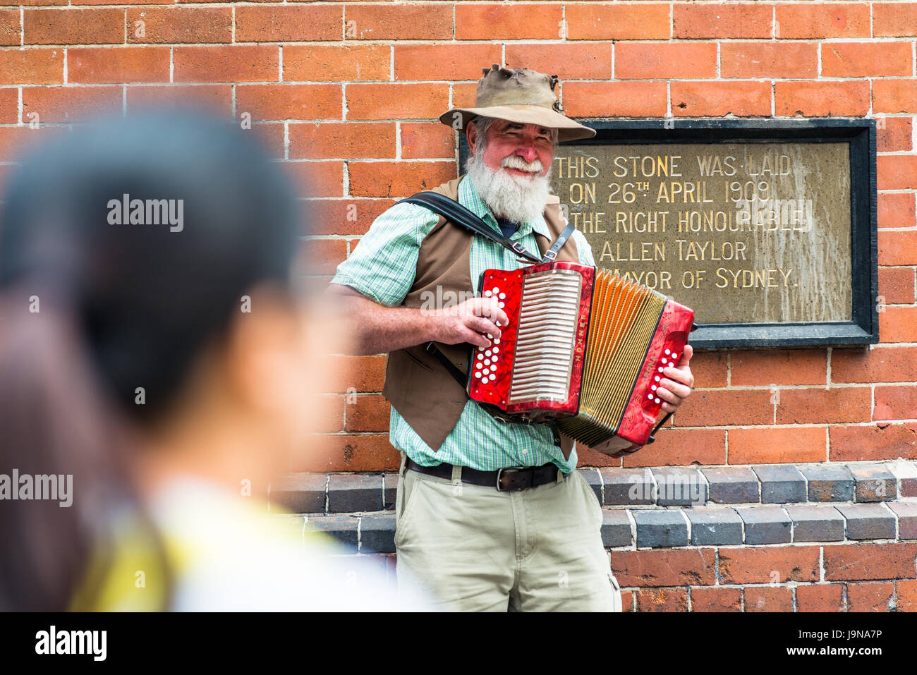 Musicista australiana giocando fuori Paddy di mercato. Sydney, Australia. Foto Stock