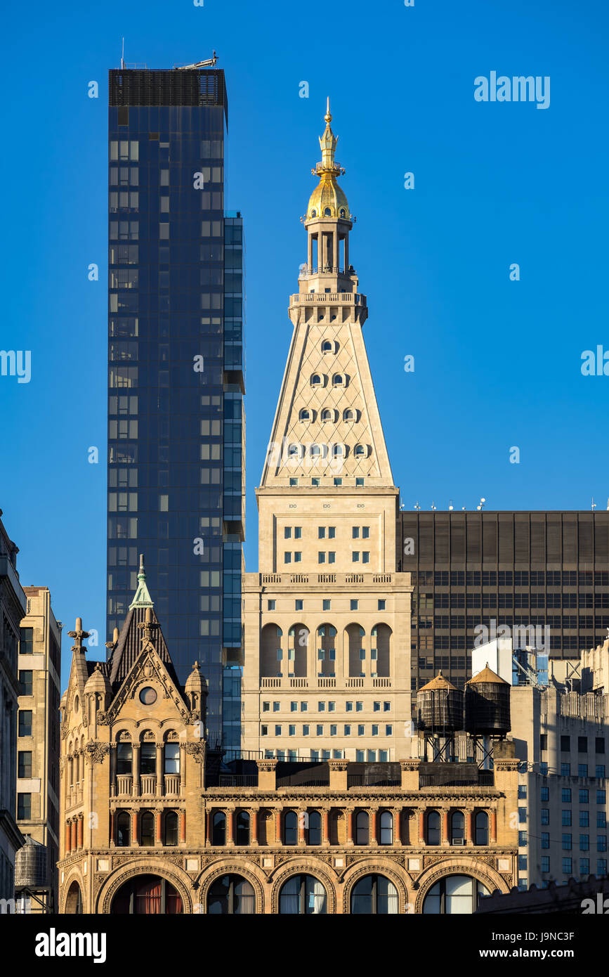 La vita metropolitana Tower e One Madison Park grattacieli. Midtown Manhattan, a New York City Foto Stock